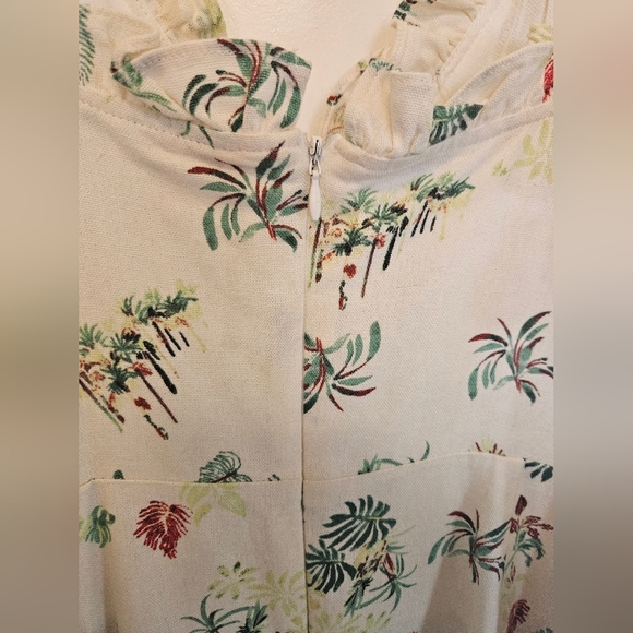 Gilli Tropical Plant Wrap Dress - Picture 7 of 7
